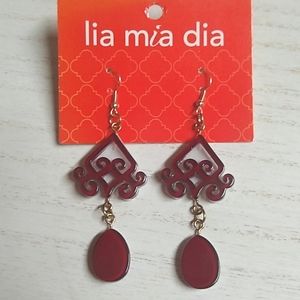 😻 3 For $15 Maroon & White 2 Tier Lucite Dangles